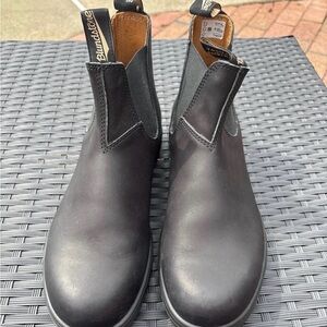 Blundstone Black Leather Chelsea Boots, Men’s size 9, women’s size 11